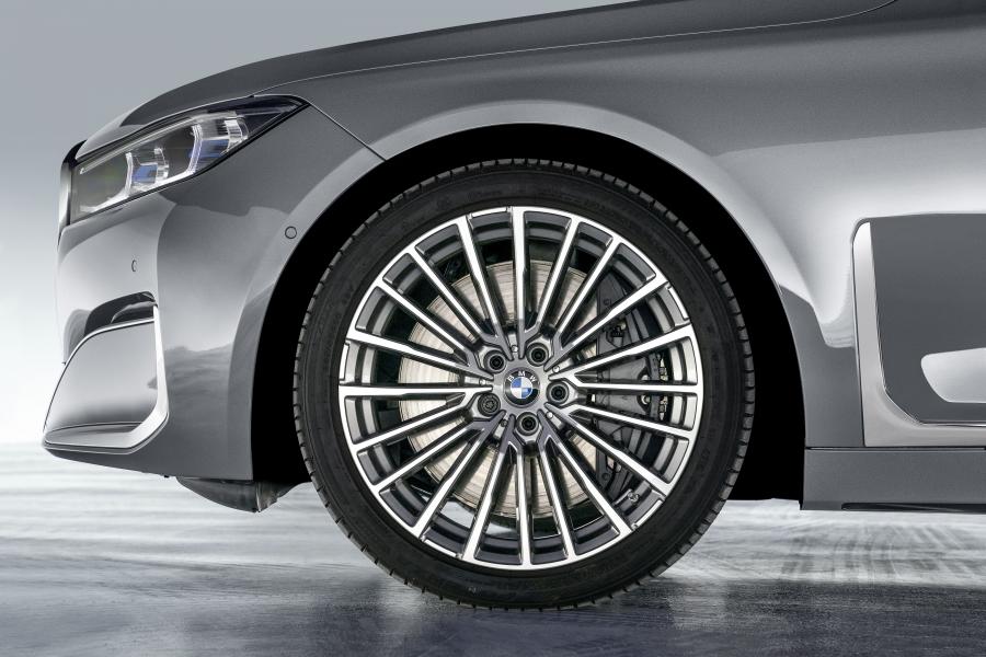 Колеса BMW 750Li xDrive (G12) 2019 года  (WW) (фото 74 из 164)